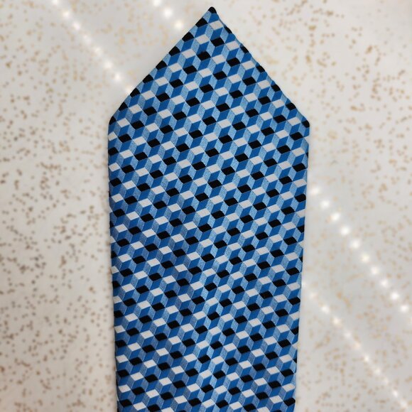 Vintage Neck Tie in Geometric Pattern - Picture 7 of 9